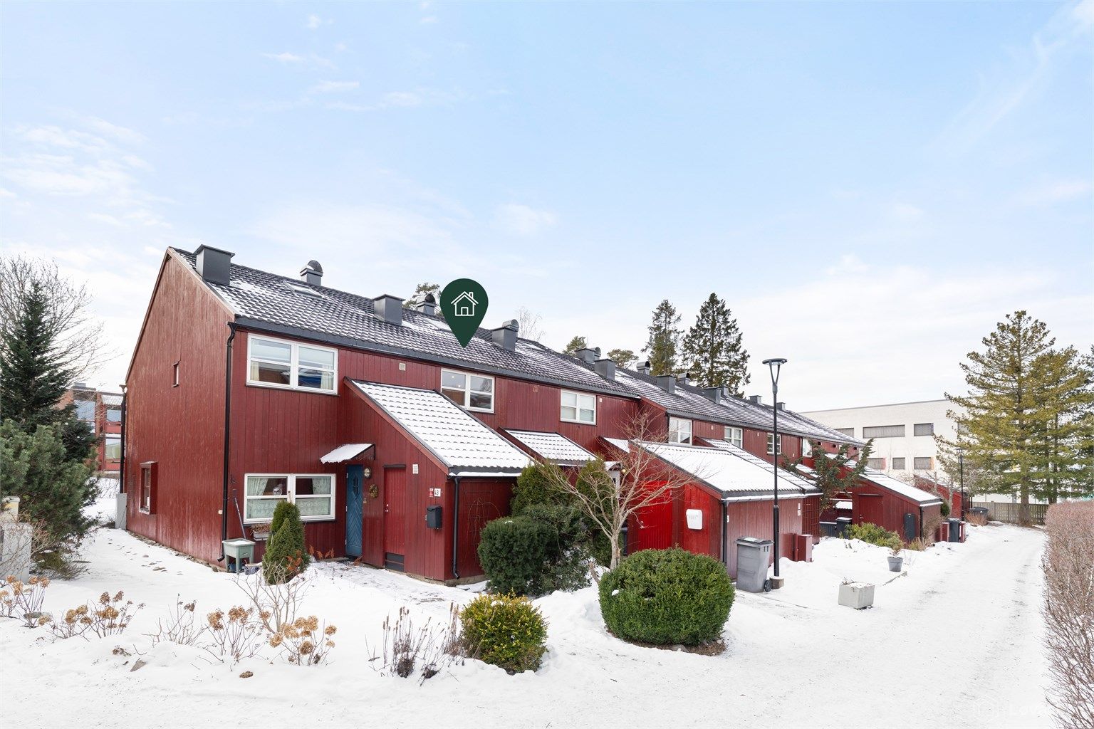 Velkommen til Lindbäckveien 49B - Pent og innholdsrikt rekkehus | Solrikt | Terrasser og hage | Parkering | Barnevennlig