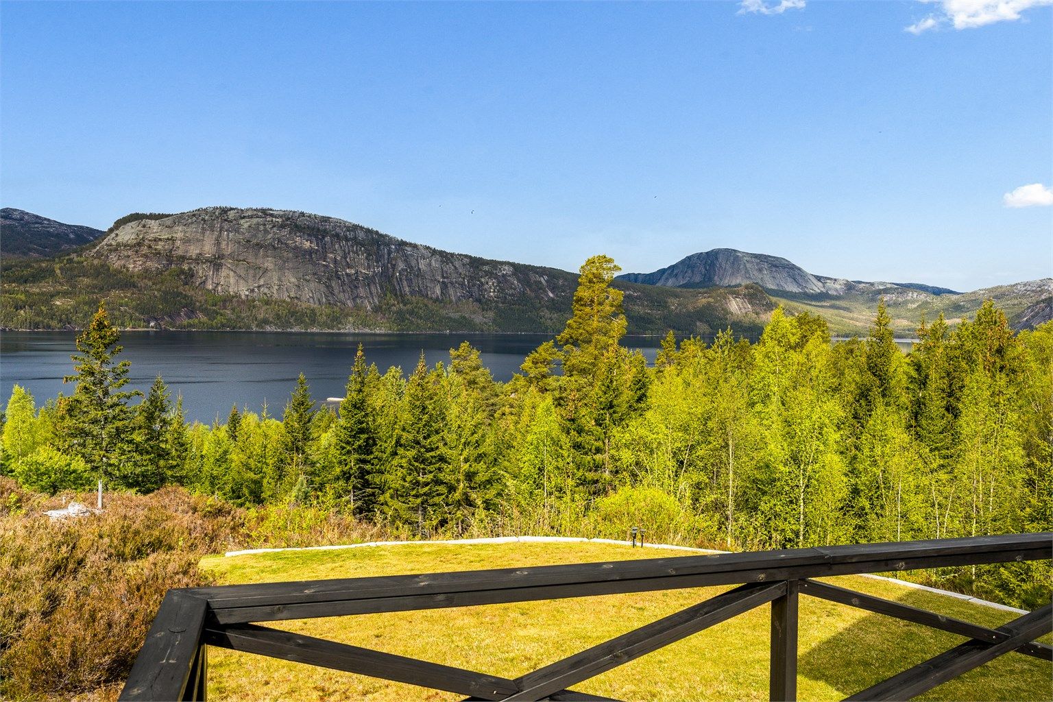 Utsikt fra terrassen.