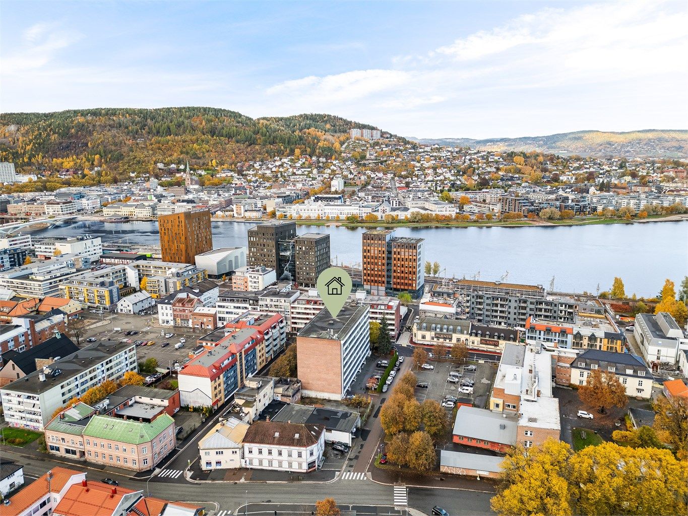 Mulighet for å leie garasjeplass/utv. parkeringsplass (ansiennitetsliste).