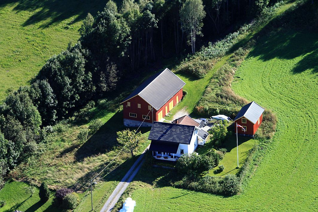Helikopterbilde - Fra tidligere salg av eiendommen i 2009.