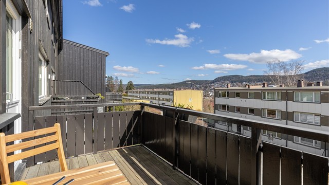 Her kan du nyte en kopp kaffe med koselig utsyn