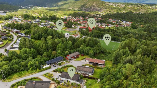 Det er gangavstand til skole, barnehage og idrettsanlegg