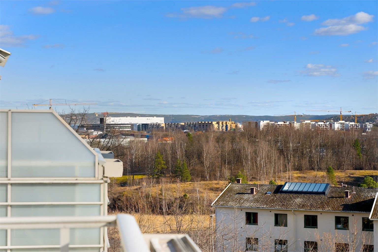 Kort vei til servicetilbud på Fornebu, Stabekk og Sandvika Storsenter.