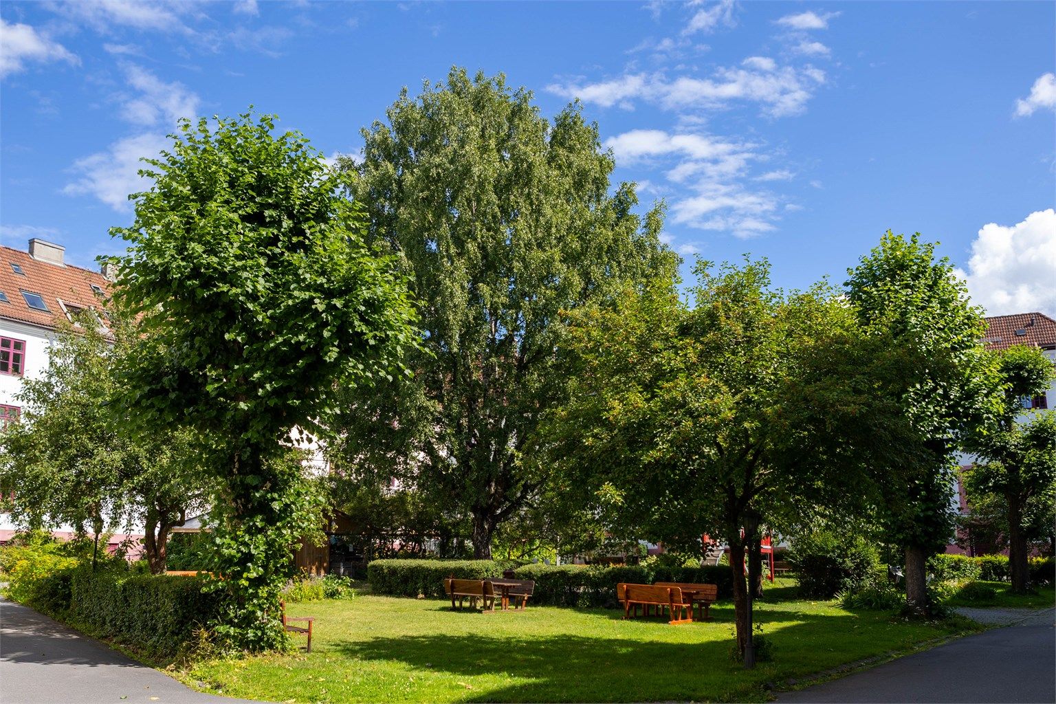 Romslige grøntområder mellom bygårdene er en del av hagebyideen som har gjort Torshovbyen så ettertraktet.