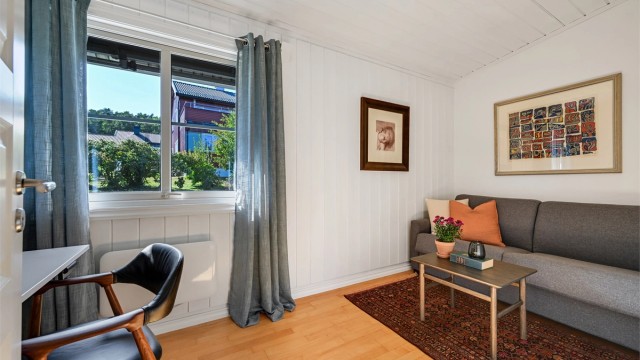 Soverom som også egner seg godt som gjesterom eller TV-stue.