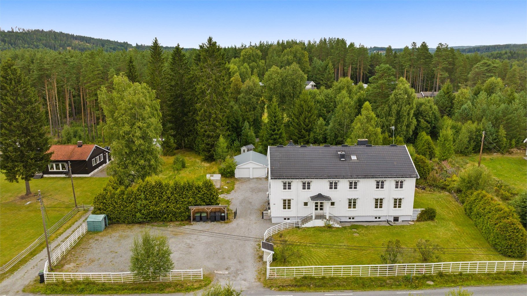 Krogsveen v/ Sofia Boutani presenterer Odalsvegen 104 - Herskapelig eiendom med mange muligheter. Foto: Flytende Film AS (Øyvind Borgersen)