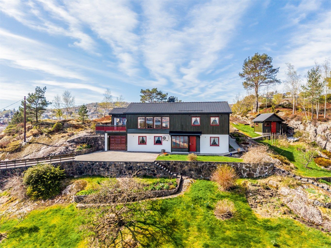 Velkommen til Nedre Strand 7! Foto: Silje Holte / @frksuper