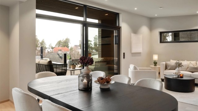 Utsyn over nærområdet fra spisestuen.