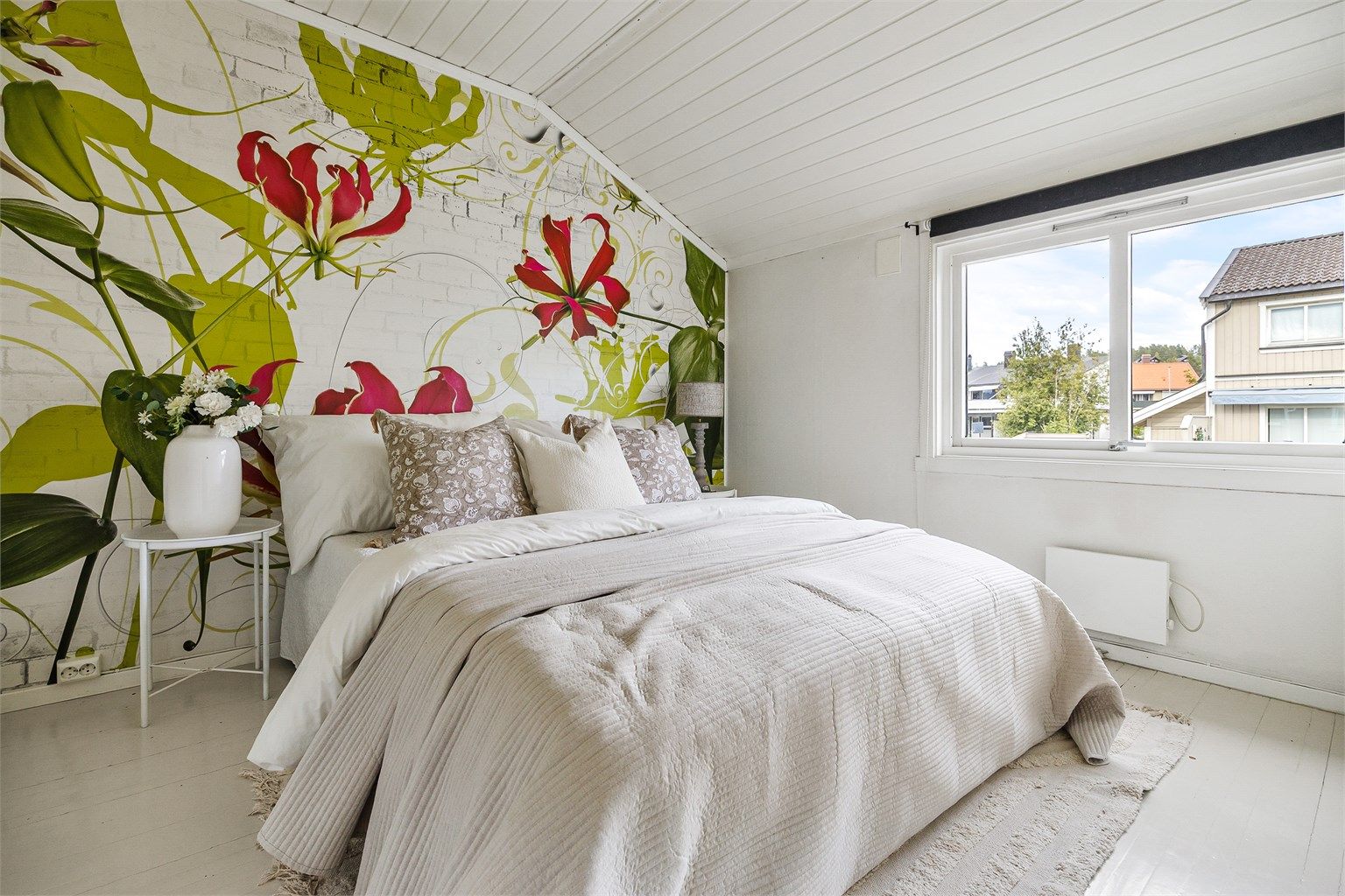 Hovedsoverommet har god plass til dobbeltseng.
