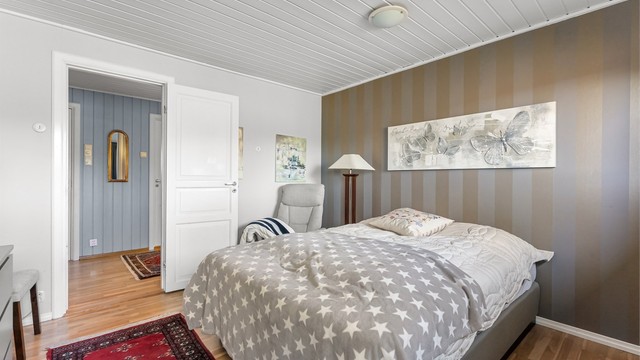 Soverommene i underetasjen har en takhøyde på 2,26 meter.