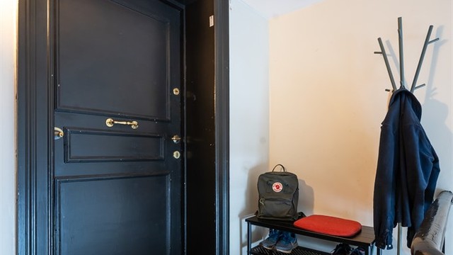 Hyggelig inngangsparti i felles oppgang.