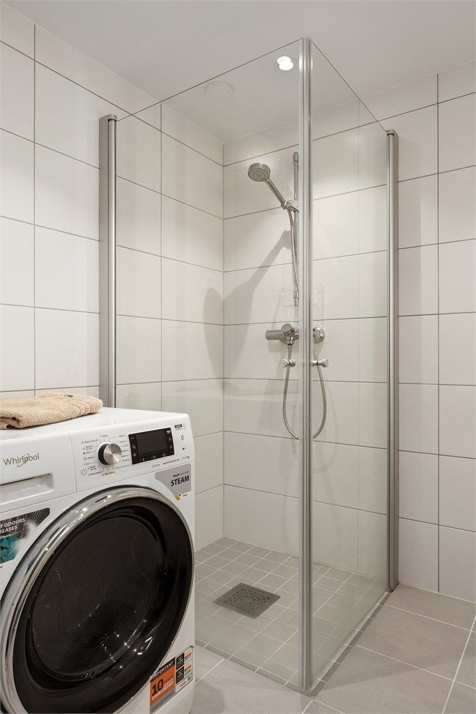 Badet har opplegg for vaskemaskin og tørketrommel