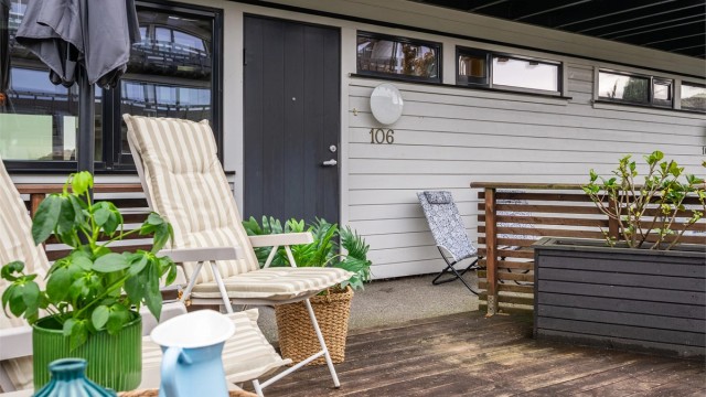 Fasade ble malt i 2024.