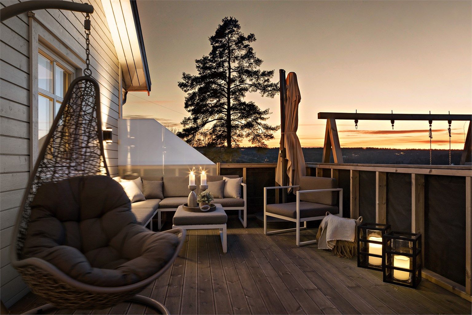 Høytliggende enebolig med flott utsikt!