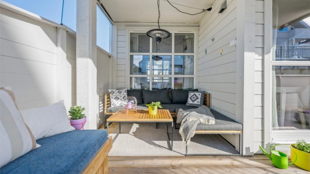 Fin, lun og overbygget terrasse.