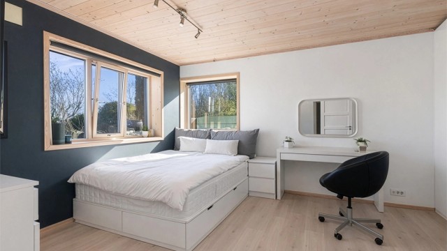 Bildet er redigert ved hjelp av AI.
Soverom.