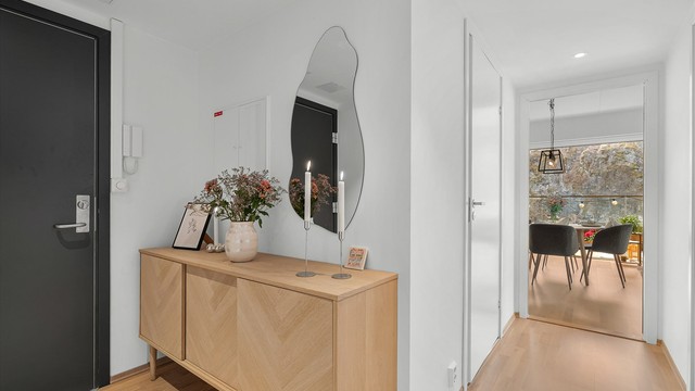 Leiligheten har en ekstern bod på 5 m² i felles kjeller.