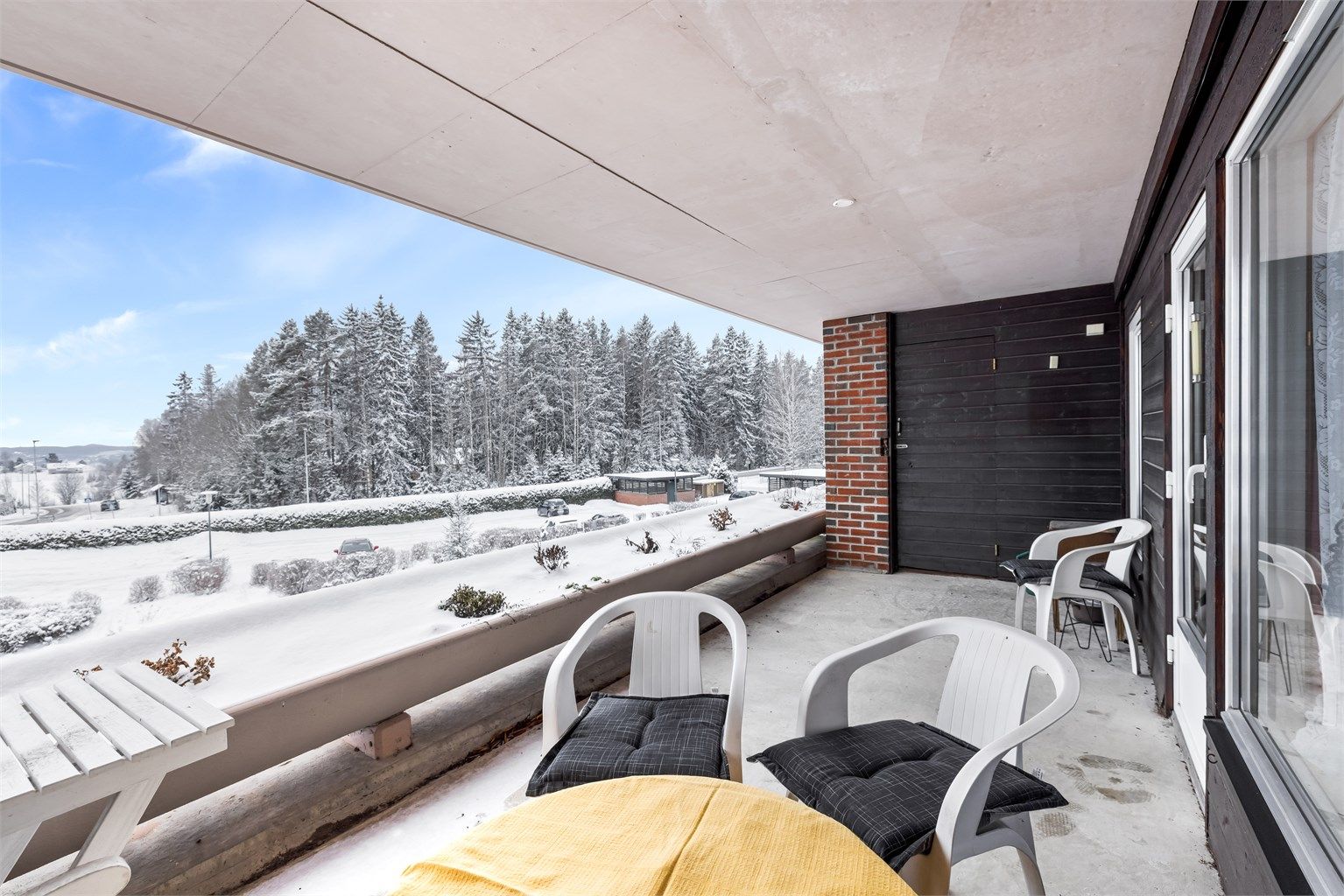 Leiligheten har en flott terrasse på ca 14 kvm