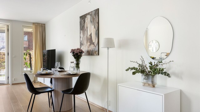 Leilighetene har en god planløsning med åpen løsning mellom stue og kjøkken.