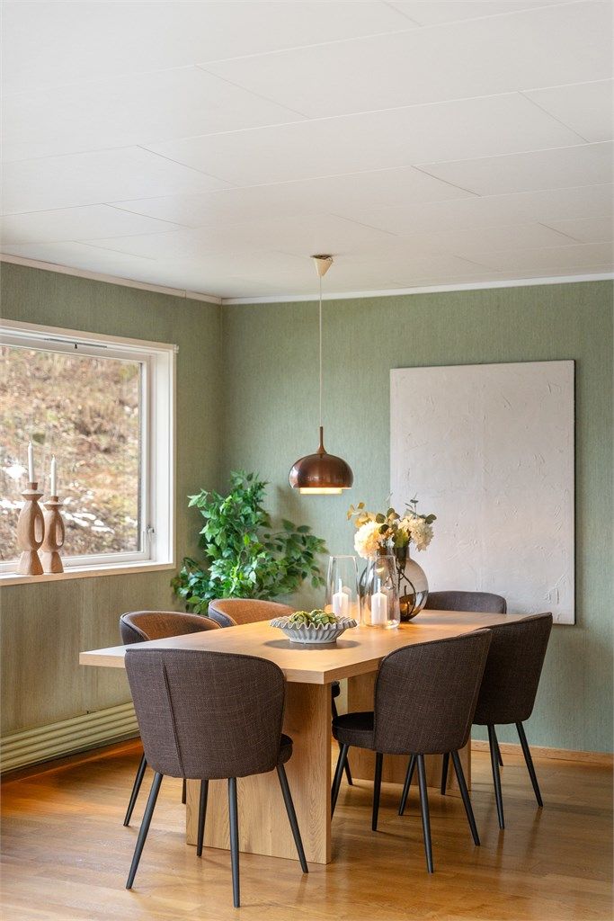 Her er det god plass til å samle familie og venner rundt et langbord.