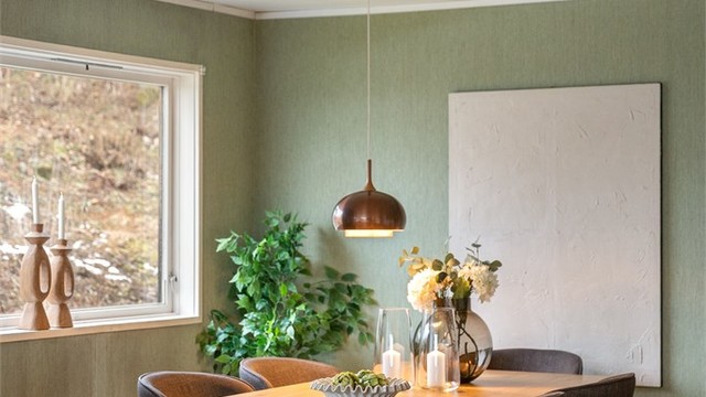 Her er det god plass til å samle familie og venner rundt et langbord.