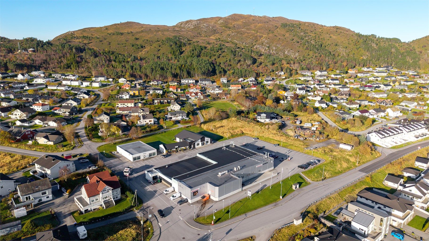 Eurospar Valderøy ligger kun tre minutters gange unna.