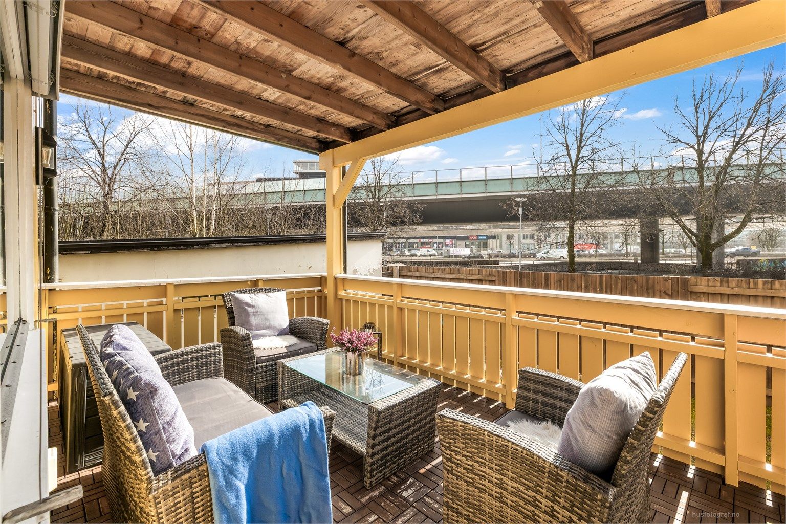 Terrassen har gode solforhold - Terrasse er ikke byggemeldt.