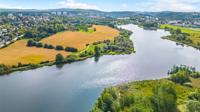Østensjøvannet med et flott fugle- og dyreliv med turvei videre inn i Østmarka.