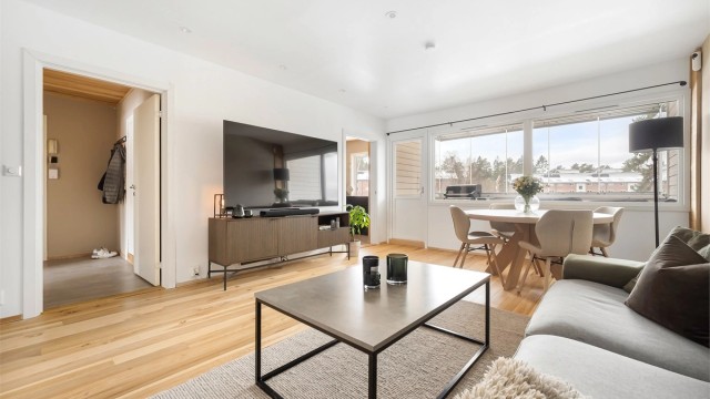 Flott 3-romsleilighet med en gjennomtenkt materialbruk og en arealeffektiv planløsning. Foto: Martine Eren Studio