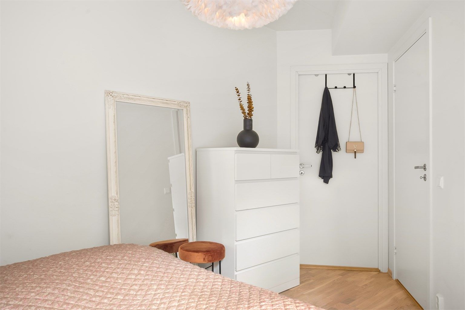 Adgang til bod / walk-in closet.