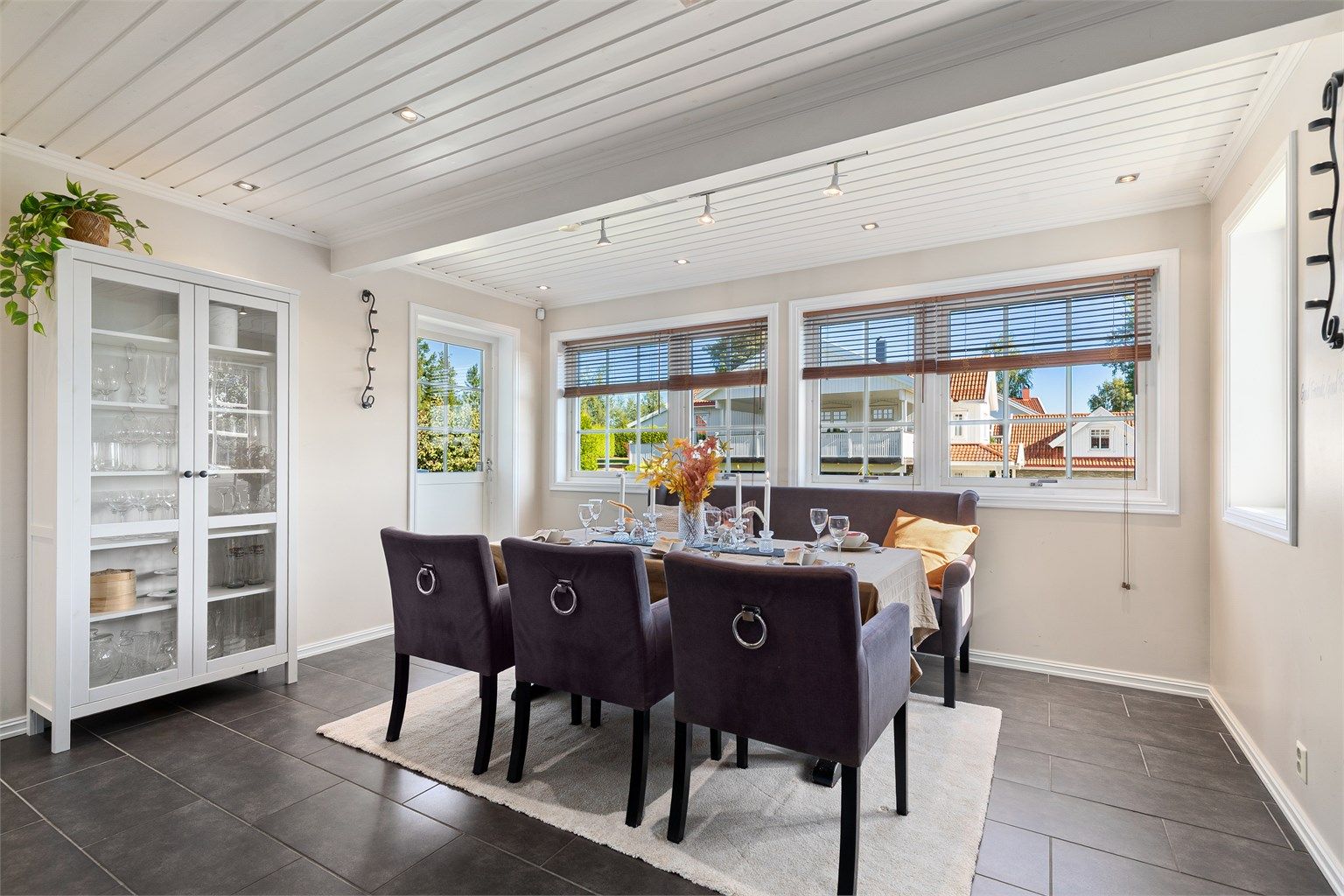 Det er vannbåren bergvarme i hele huset 