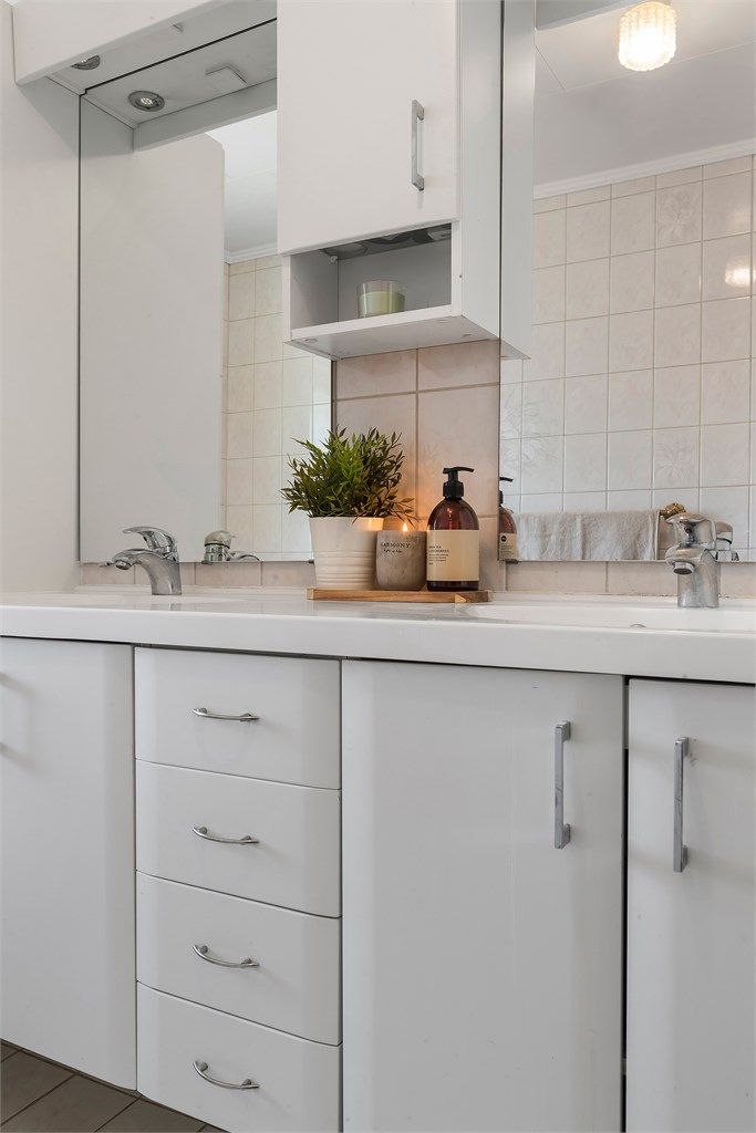 Dobbel servant er praktisk for en travel familiehverdag.