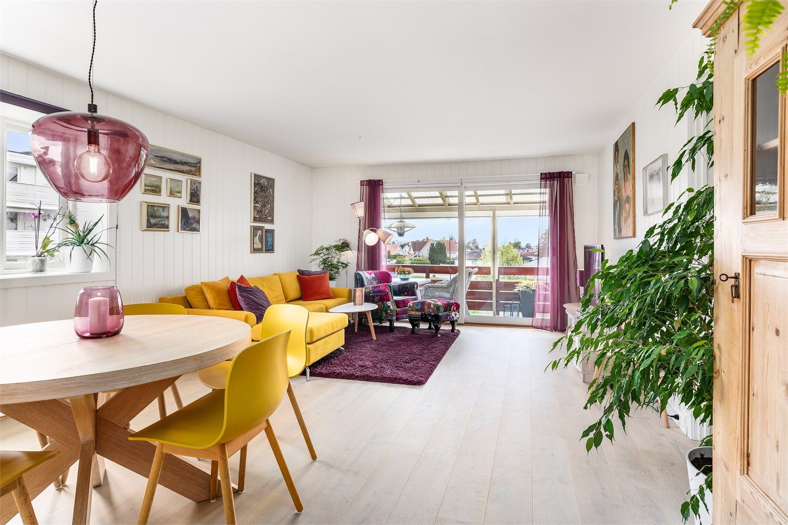 Vesthellinga 56 presenteres av Krogsveen.
Fotograf; Børge Oppgegård.
