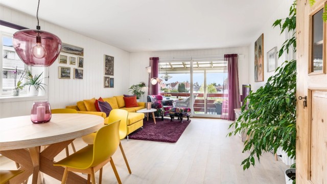 Vesthellinga 56 presenteres av Krogsveen.
Fotograf; Børge Oppgegård.
