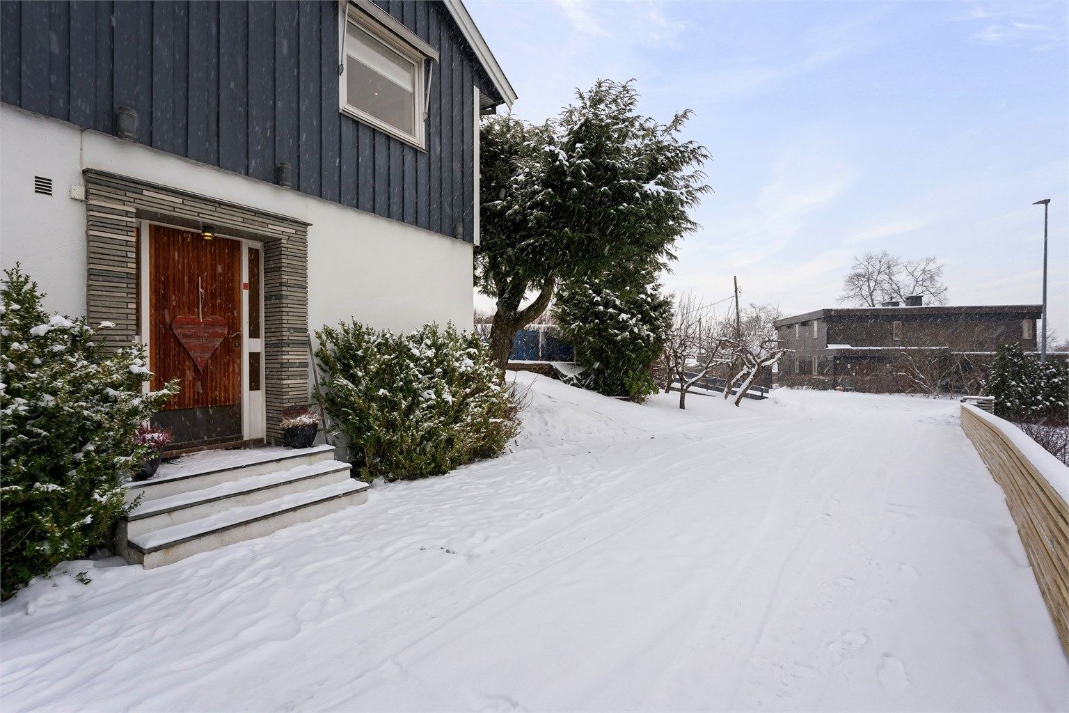 Hverdagen er enkel med gangavstand til både barnehage og skole.