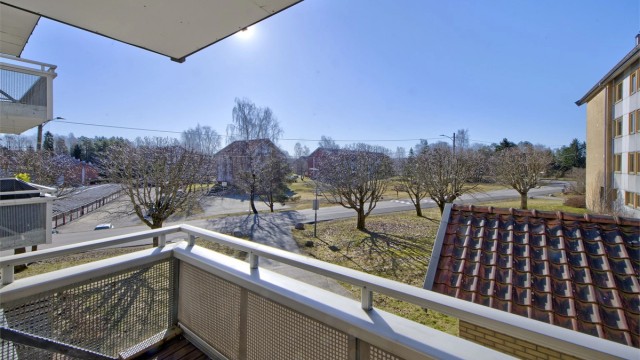 Utsyn fra balkongen - her steker solen godt på sommeren!