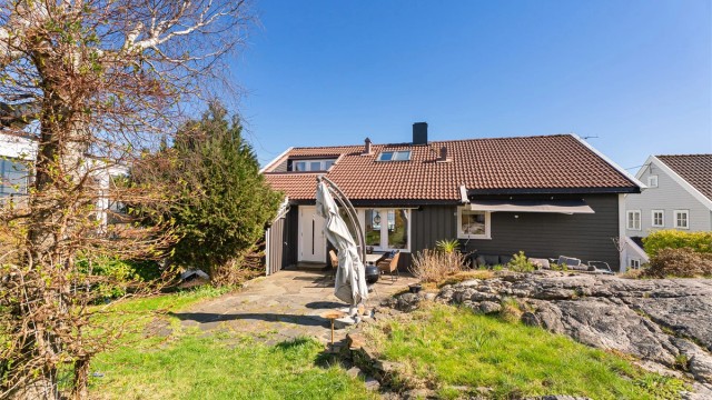 Hagedel på baksiden av boligen