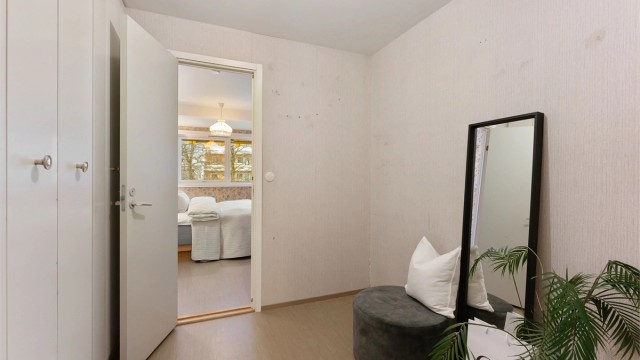 Eget garderoberom i tilknytning til hovedsoverommet