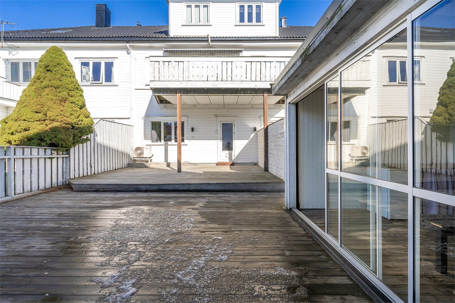 Velkommen til Setesdalsveien 29 - En innholdsrik halvpart av tomannsbolig i rekke!