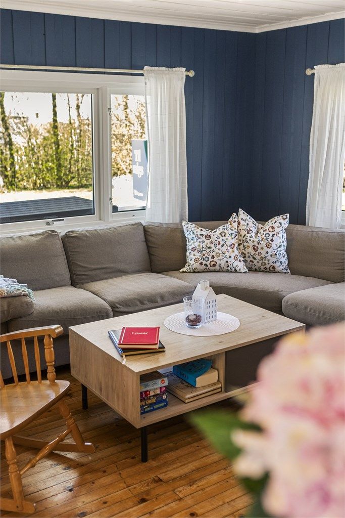 Deler av vinduene i hytta er fra 2005.