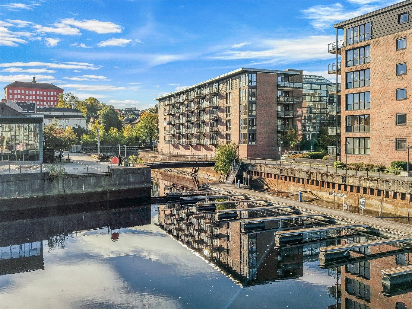 Store studiesteder som NTNU Gløshaugen, Kalvskinnet, St.Olavs, NTNU Handelshøyskole og BI ligger alle innen en kort gangavstand.