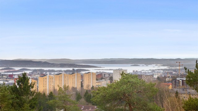 Eiendomsmegler Krogsveen v/ Hanne Pettersen har gleden av å presentere Ragna Nielsens vei 28