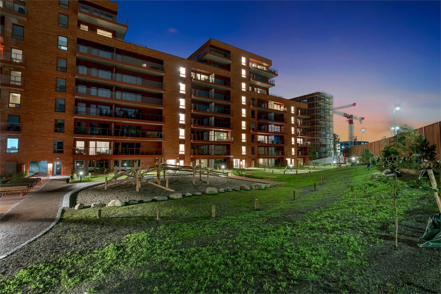 Sameiet er en del av det nye boligprosjektet Rolvsrud Arena, med pent opparbeidede fellesområder og lekeplasser. 