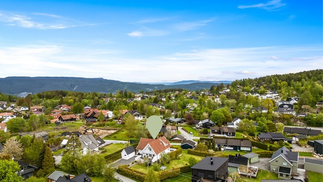Mange fritidstilbud på Konnerud. Nærhet til flott turterreng med lysløype.