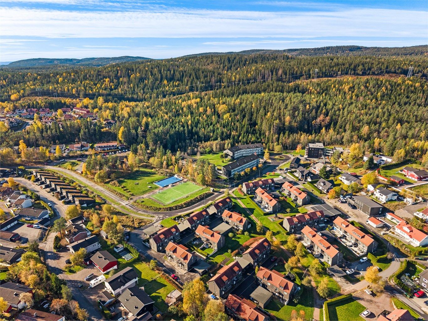 Flott beliggenhet på Hagan med umiddelbar nærhet til Lillomarka og Gjelleråsmarka.