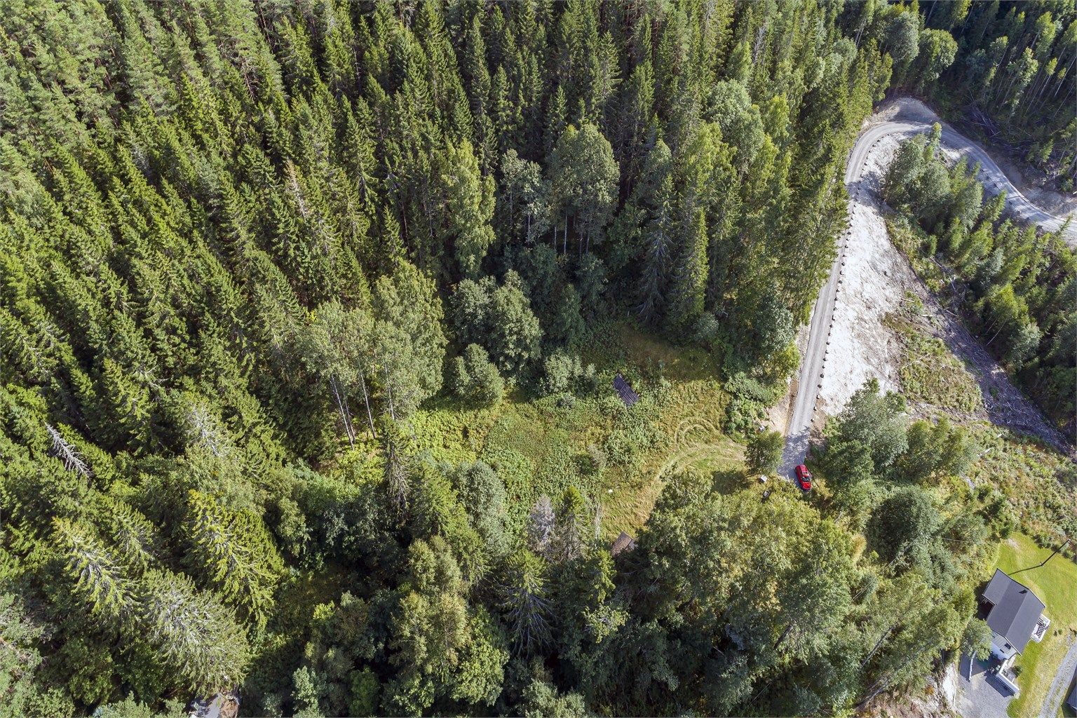 Tyrihjellen 79 - Tomene og adkomsveien