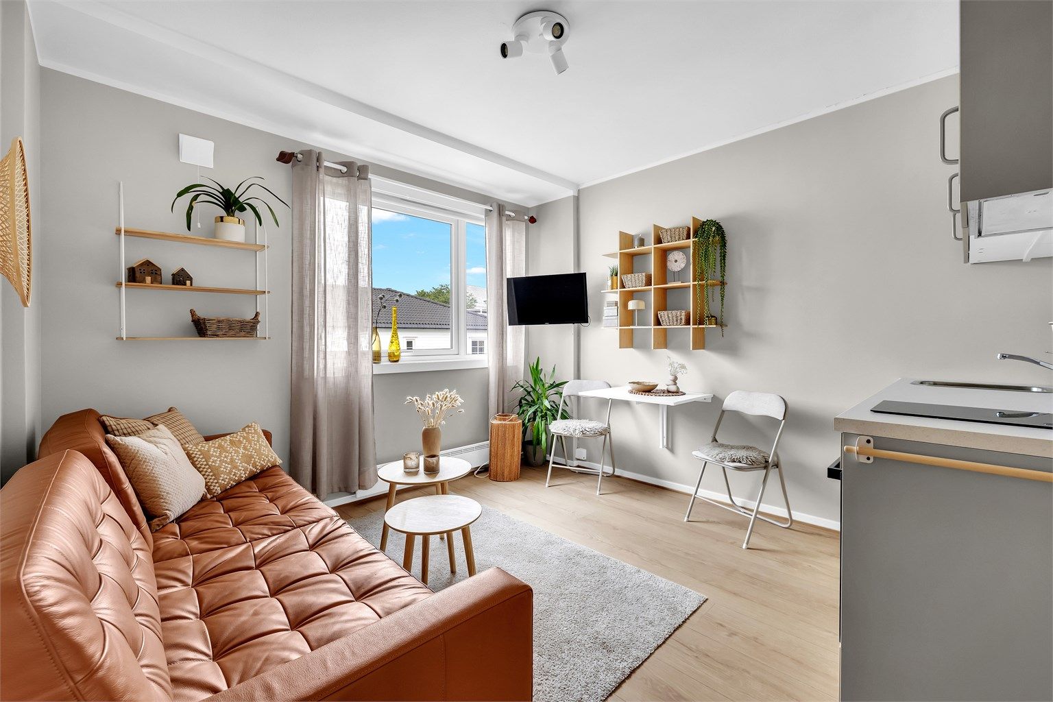 Leiligheten ligger sentralt Lillestrøm og har gangavstand til alle byens fasiliteter