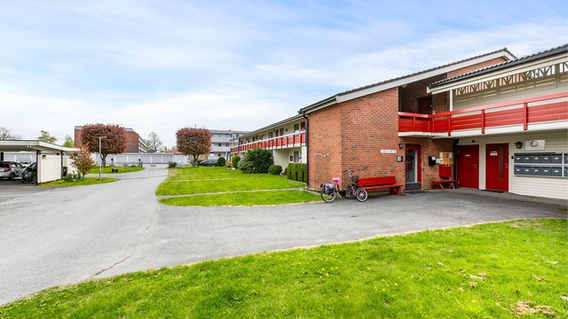 Heis i bygget gir enkel adkomst til andre etasje.