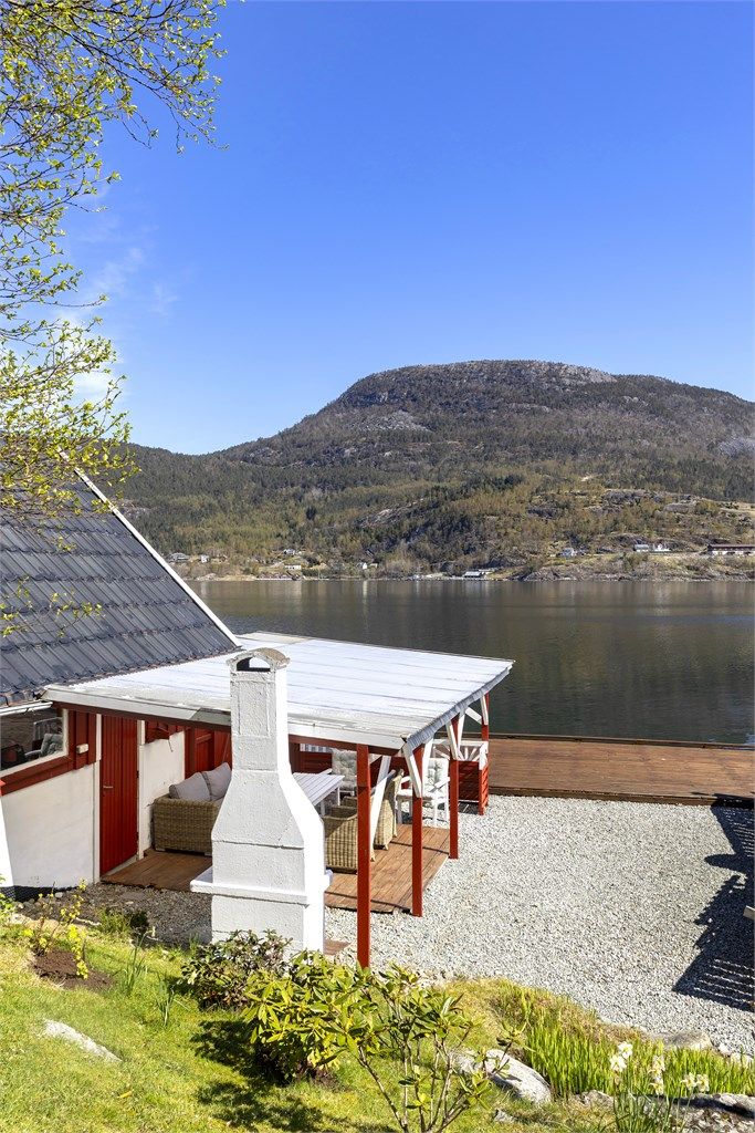 Et perfekt sted for sosiale sammenkomster ved sjøen.