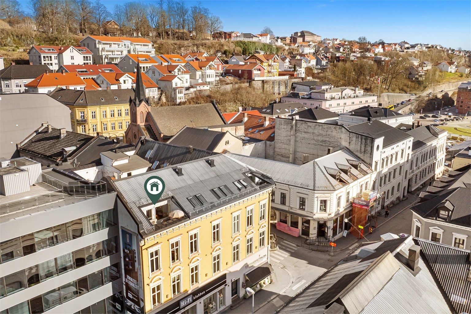 Balkongen gir gode solforhold og svært lite innsyn. 